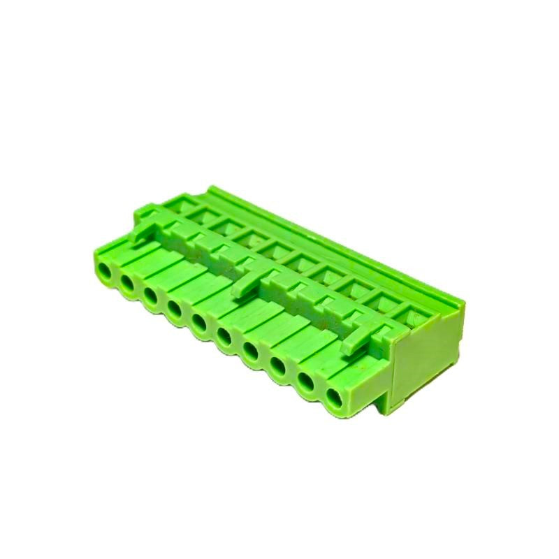 Xinya 2500 series 10-pin female pluggable terminal block in green, highlighting the standard 5.08mm pitch mating slots and heavy-duty screw clamps.